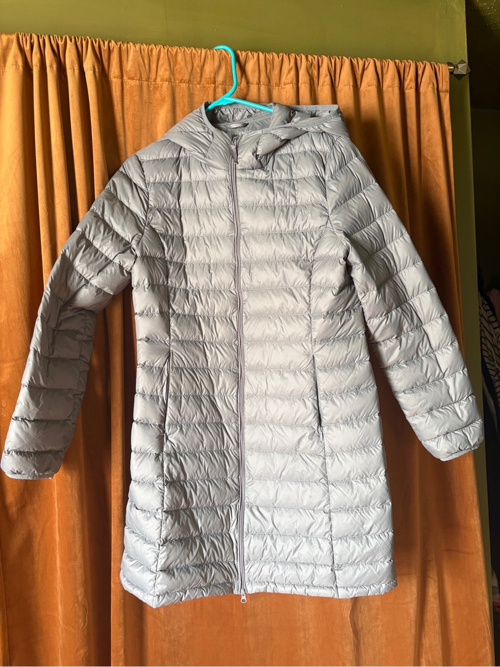 QUINCE Lightweighted Down Women's Gray Hooded Puffer Jacket